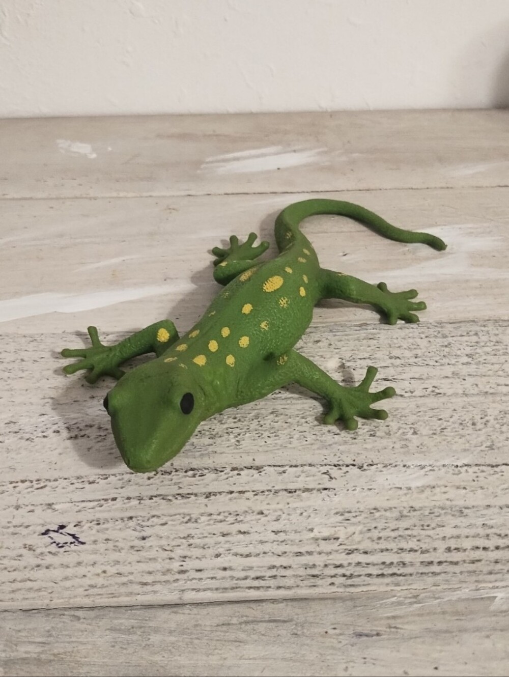 Lizard Squishimals 9 inches long